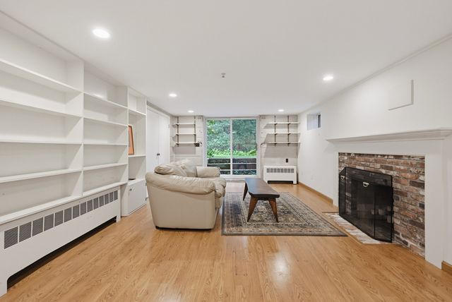 145 Nason Hill Rd, Sherborn, MA 01770