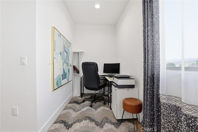 6511 N Contour Lane, North Hollywood, CA 91606