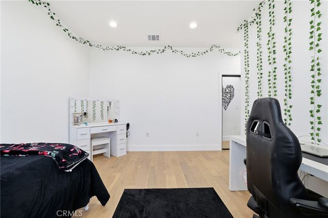 6511 N Contour Lane, North Hollywood, CA 91606