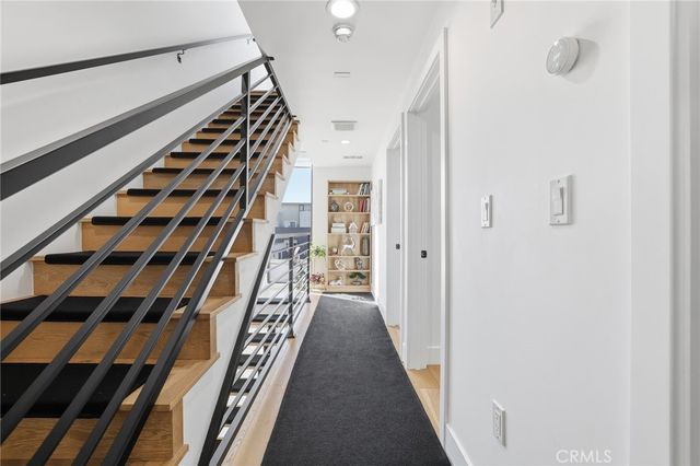 6511 N Contour Lane, North Hollywood, CA 91606