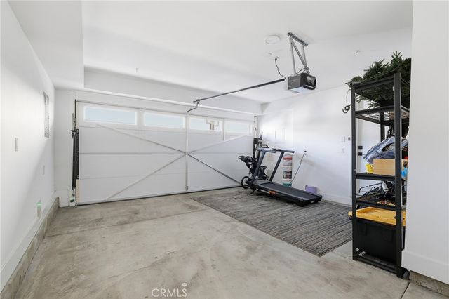 6511 N Contour Lane, North Hollywood, CA 91606