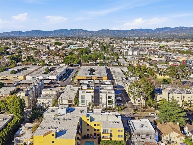 6511 N Contour Lane, North Hollywood, CA 91606