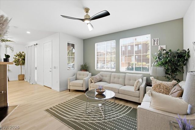 10231 Deerfield Beach Avenue 102, Las Vegas, NV 89129