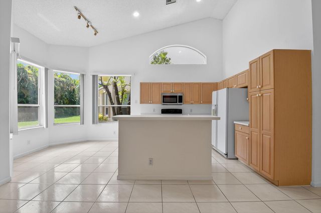 8812 Shoal Creek Lane, Boynton Beach, FL 33472