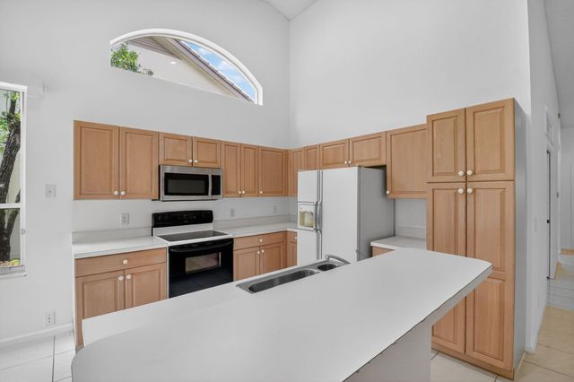 8812 Shoal Creek Lane, Boynton Beach, FL 33472