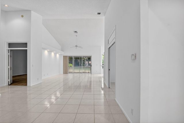 8812 Shoal Creek Lane, Boynton Beach, FL 33472