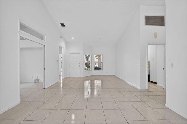 8812 Shoal Creek Lane, Boynton Beach, FL 33472