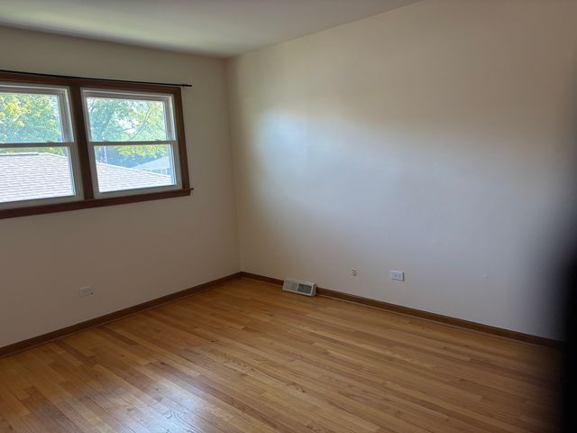 1814 Holly Avenue, Darien, IL 60561