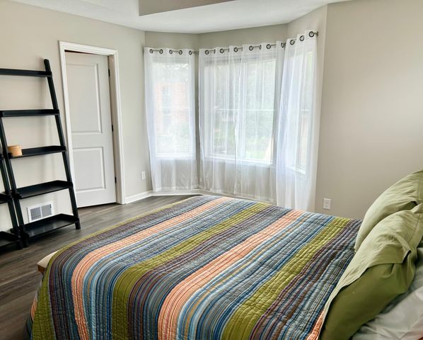 9931 Bluebird Street NW, Coon Rapids, MN 55433