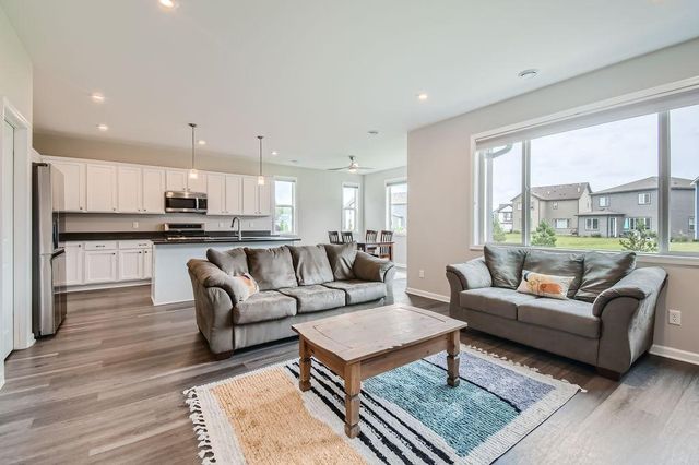 9931 Bluebird Street NW, Coon Rapids, MN 55433