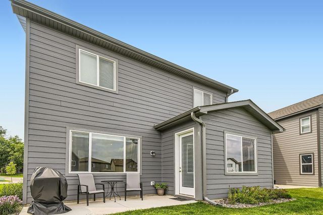 9931 Bluebird Street NW, Coon Rapids, MN 55433