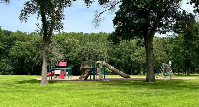 9931 Bluebird Street NW, Coon Rapids, MN 55433