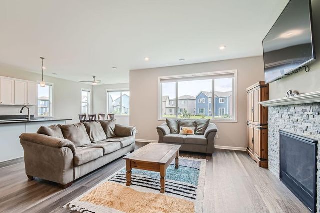 9931 Bluebird Street NW, Coon Rapids, MN 55433