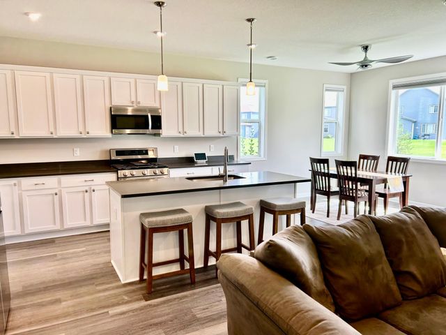 9931 Bluebird Street NW, Coon Rapids, MN 55433