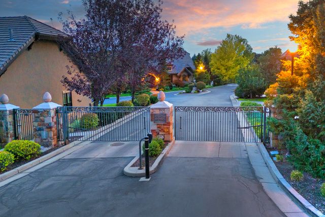 8778 S FALCON HEIGHTS LN, Sandy, UT 84093