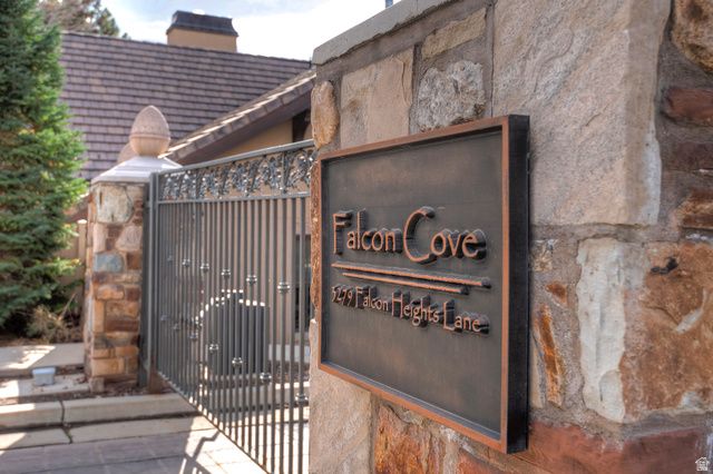 8778 S FALCON HEIGHTS LN, Sandy, UT 84093