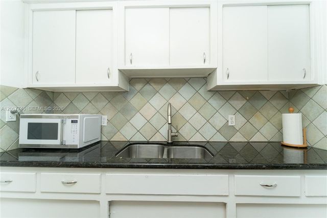 6250 NW 41st Street, Virginia Gardens, FL 33166