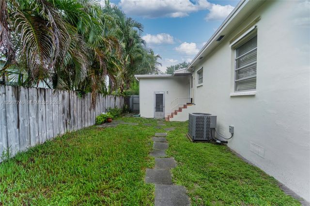 6250 NW 41st Street, Virginia Gardens, FL 33166