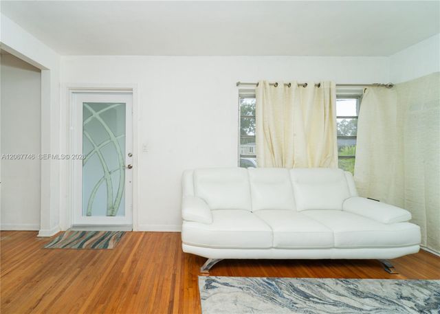 6250 NW 41st Street, Virginia Gardens, FL 33166