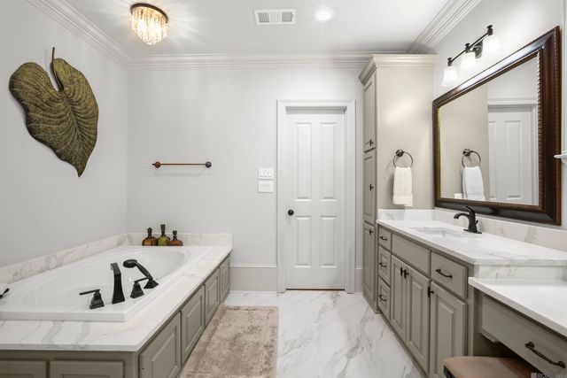 2179 S Turnberry Ave, Zachary, LA 70791