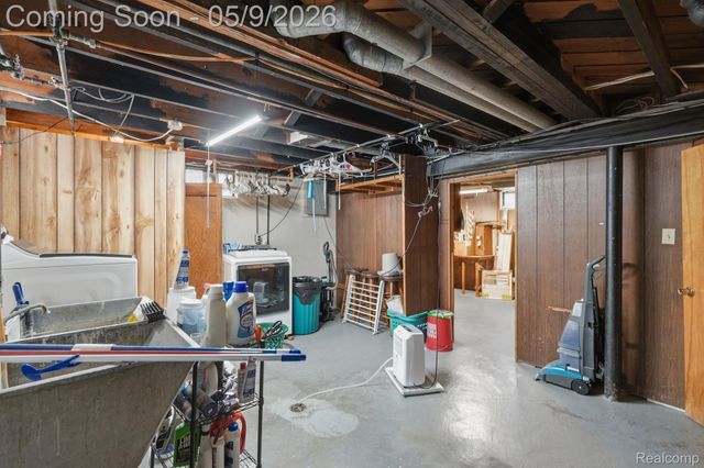 15817 Beech Daly Road, Redford Charter Township, MI 48239
