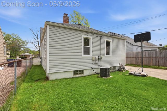 15817 Beech Daly Road, Redford Charter Township, MI 48239