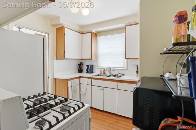 15817 Beech Daly Road, Redford Charter Township, MI 48239