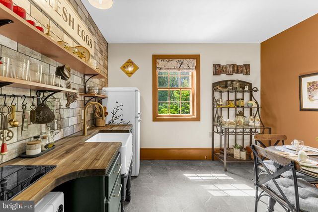 410 LEGION POST LN, Madison, VA 22727