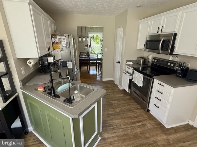 219 LAKESIDE DR, Stephens City, VA 22655
