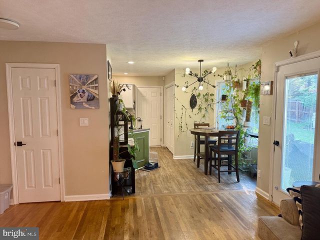 219 LAKESIDE DR, Stephens City, VA 22655