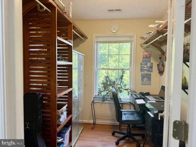 219 LAKESIDE DR, Stephens City, VA 22655