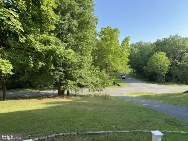 219 LAKESIDE DR, Stephens City, VA 22655