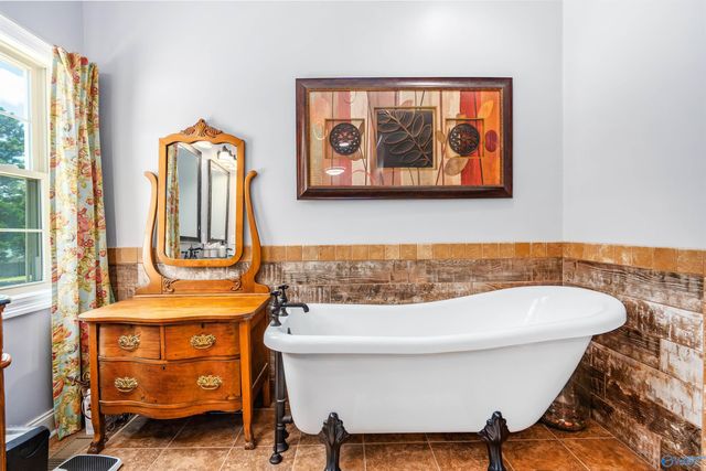 25956 Hunter Gates Road, Lester, AL 35647