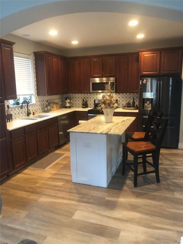 12705 Cayman LN, Austin, TX 78750