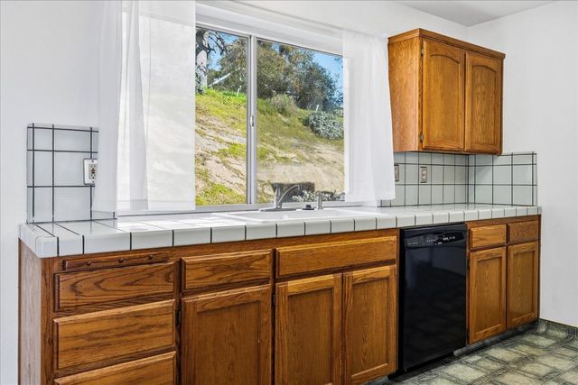 30917 N Dome Dr, Coarsegold, CA 93614