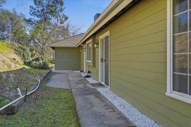 30917 N Dome Dr, Coarsegold, CA 93614