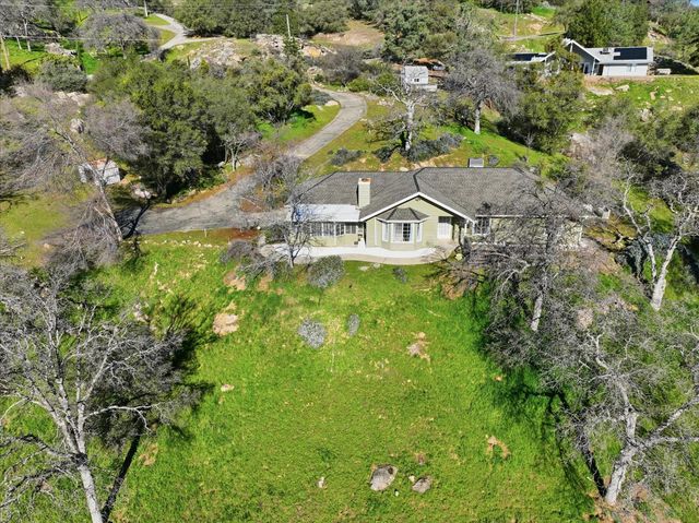30917 N Dome Dr, Coarsegold, CA 93614