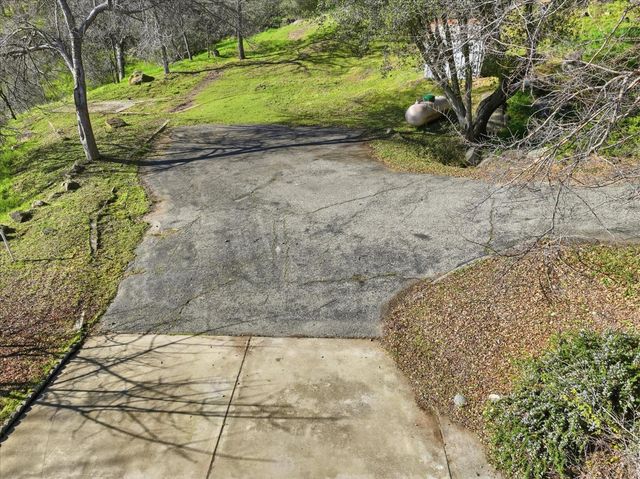 30917 N Dome Dr, Coarsegold, CA 93614