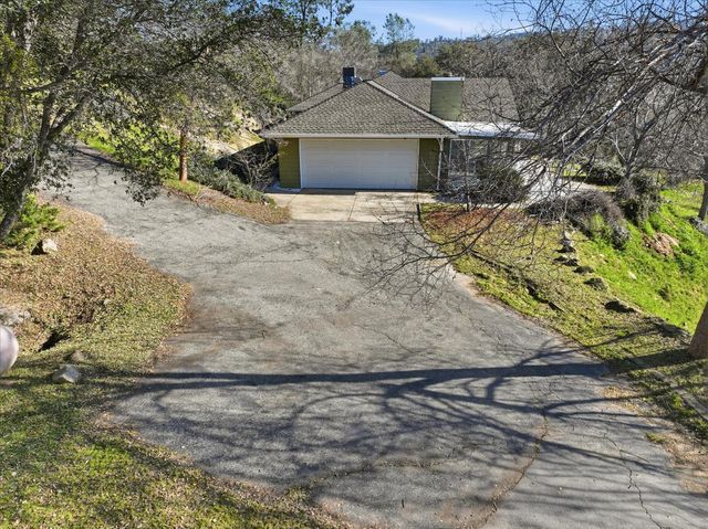 30917 N Dome Dr, Coarsegold, CA 93614