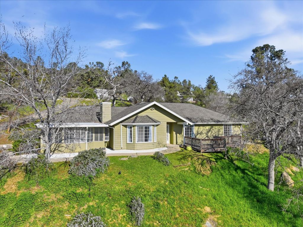 Image 2 of property listing at 30917 N Dome Dr, Coarsegold, CA 93614