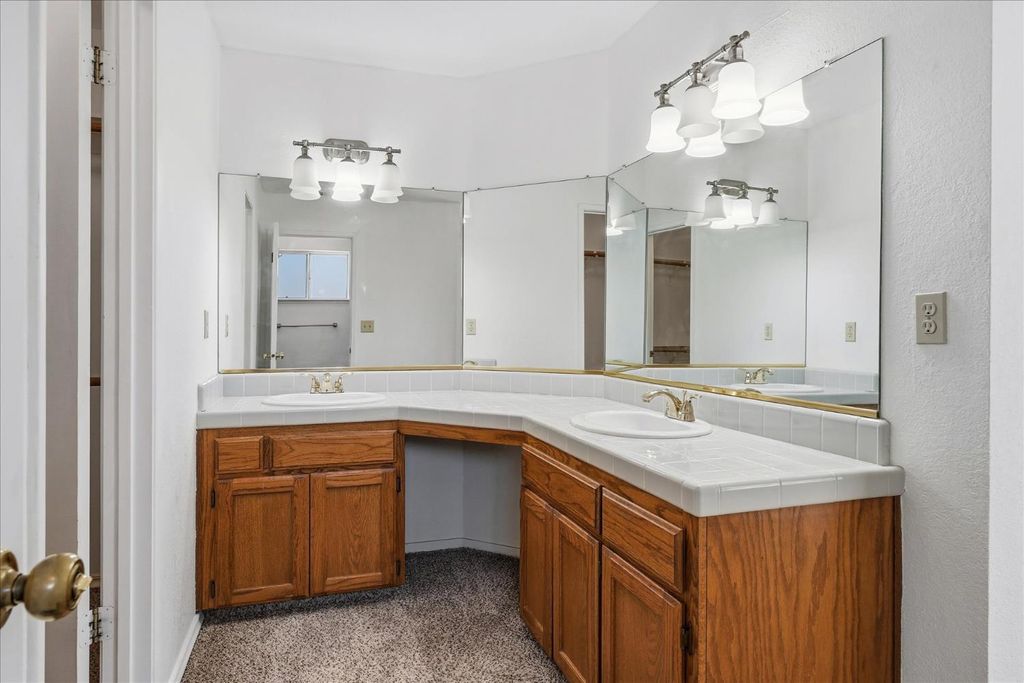 Image 27 of property listing at 30917 N Dome Dr, Coarsegold, CA 93614