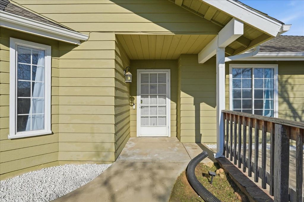 Image 9 of property listing at 30917 N Dome Dr, Coarsegold, CA 93614