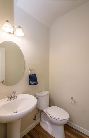 404 Oak Street, Phoenix, OR 97535