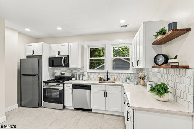 98 Vermont Ave, Newark City, NJ 07106