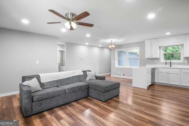 3877 Canterbury Wak, Douglasville, GA 30135