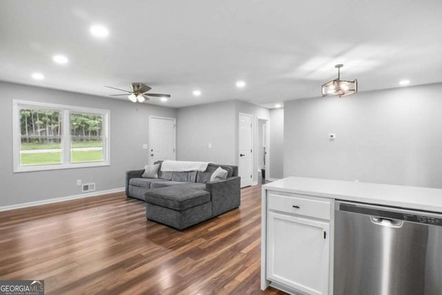 3877 Canterbury Wak, Douglasville, GA 30135
