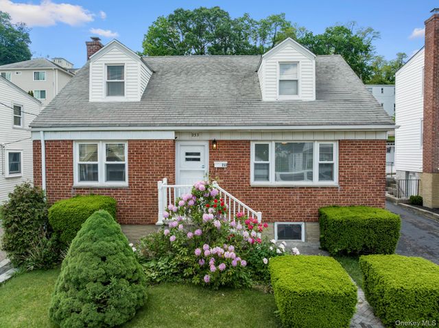 233 Woodland Avenue, Yonkers, NY 10703