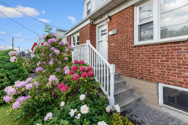 233 Woodland Avenue, Yonkers, NY 10703