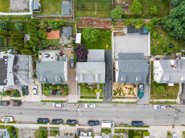 233 Woodland Avenue, Yonkers, NY 10703