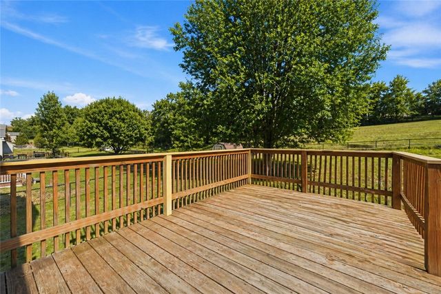 1319 Deerfield Ln, W Leechburg, PA 15656